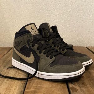 Air Jordan 1 Mid ‘Olive’